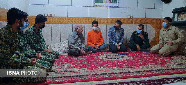 دیدار نوجوانان دهه هشتادی از خانوادههای شهدا در دهدشت