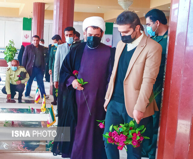 مسئولان در برابر ضجههای مادران شهدا چه پاسخی دارند؟