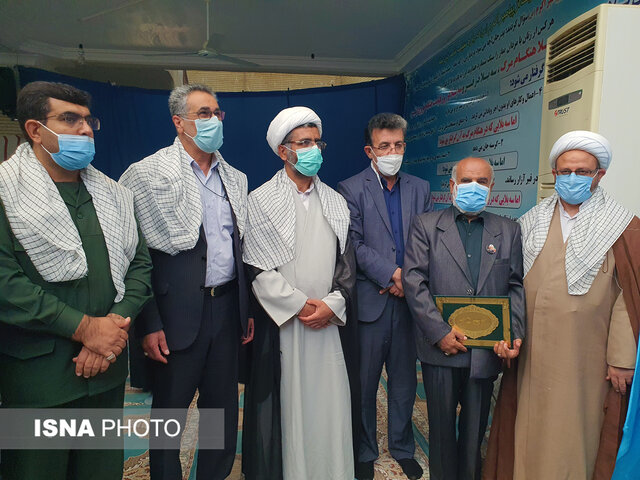 رونمایی از کتاب «اختران روشن» در دهدشت