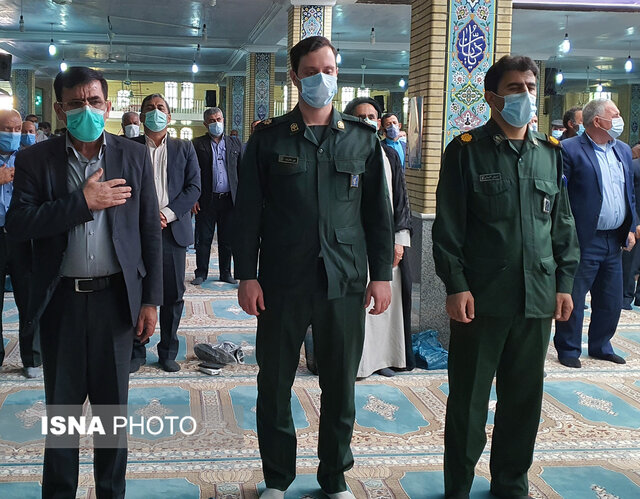 رونمایی از کتاب «اختران روشن» در دهدشت