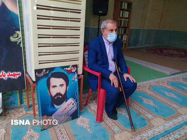 رونمایی از کتاب «اختران روشن» در دهدشت