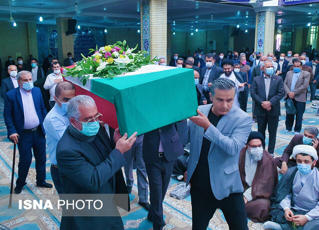 رونمایی از کتاب «اختران روشن» در دهدشت