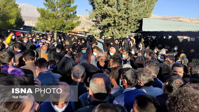 پیکر خبرنگار و فرهنگی کهگیلویه و بویراحمدی در یاسوج تشییع و به خاک سپرده شد