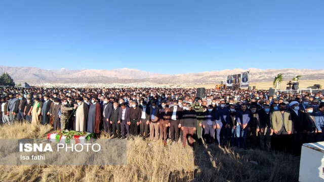 پیکر خبرنگار و فرهنگی کهگیلویه و بویراحمدی در یاسوج تشییع و به خاک سپرده شد