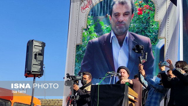 پیکر خبرنگار و فرهنگی کهگیلویه و بویراحمدی در یاسوج تشییع و به خاک سپرده شد