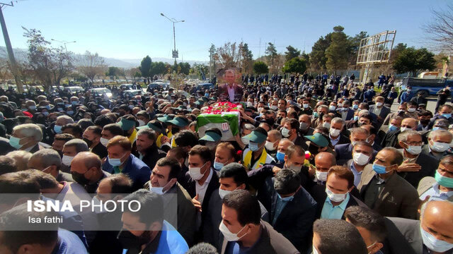 پیکر خبرنگار و فرهنگی کهگیلویه و بویراحمدی در یاسوج تشییع و به خاک سپرده شد