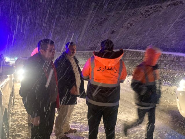 بازگشایی محورهای یاسوج_شیراز و یاسوج_بابامیدان در پی ریزش برف سنگین