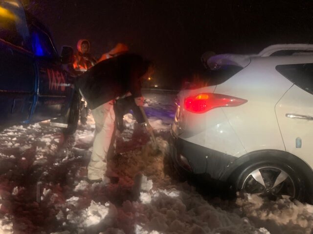 بازگشایی محورهای یاسوج_شیراز و یاسوج_بابامیدان در پی ریزش برف سنگین