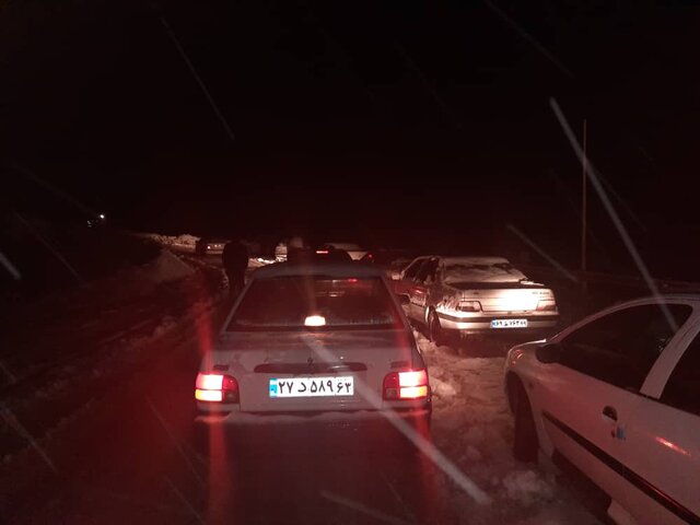 تصاویری از گرفتار شدن بیش از ۶۰خودرو در محور یاسوج_ چرام