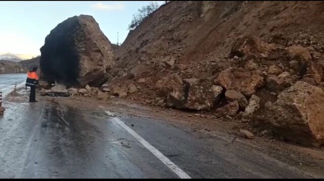 ریزش کوه و رانش زمین در برخی نقاط شهرستان اردل 