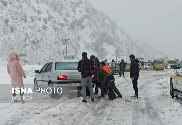 عکس خبر تزئینی است مسدود شدن ۳ محور ارتباطی کهگیلویه و بویراحمد در پی بارش برف
