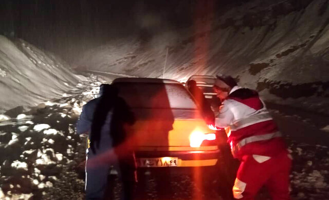 مسدود شدن راه ١٨٠ روستای کهگیلویه و بویراحمد در پی بارش برف سنگین