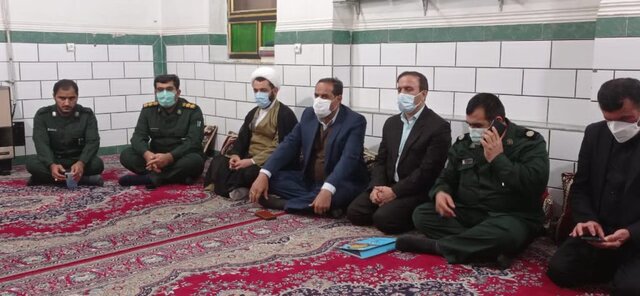 بازدید مسئولان کهگیلویه از خانوادههای شهدا