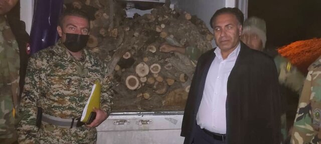 قاچاق چوب و زغال جنگلهای بلوط بویراحمد با خودروهای یخچال دار