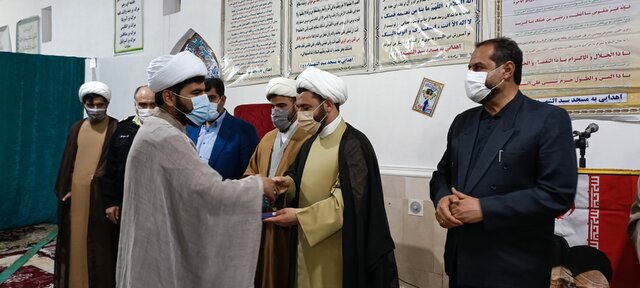 مساجد از حالت نمازخانهای خارج شوند و به امورات مردم بپردازند