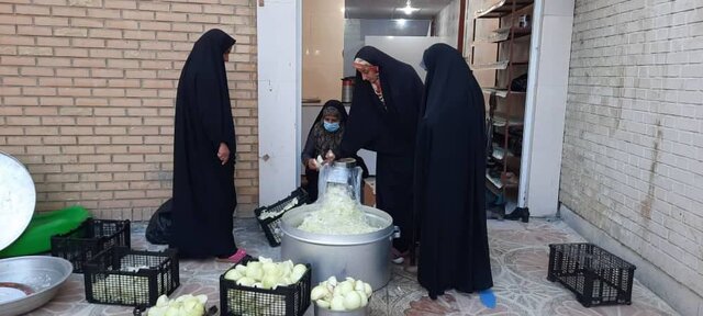 پخت ۷۲ دیگ غذای نذری در روز میلاد امام زمان (عج) در یاسوج