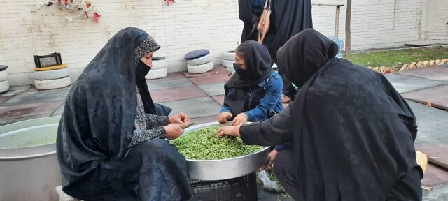 پخت ۷۲ دیگ غذای نذری در روز میلاد امام زمان (عج) در یاسوج