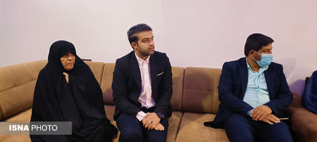 دیدار فرمانده سپاه فتح کهگیلویه وبویراحمد از خانواده «سردار شهید نیکمحمدی» در دهدشت