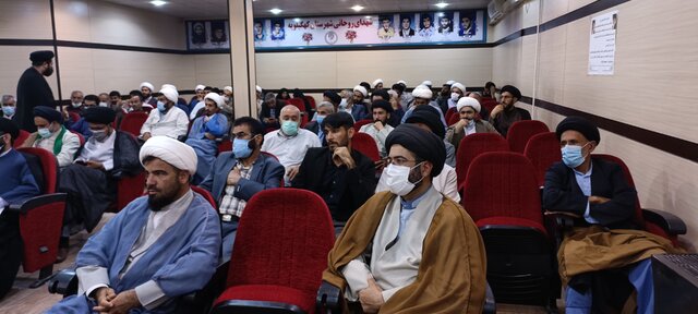 روحانیت درگیر زد و بندهای سیاسی نشوند