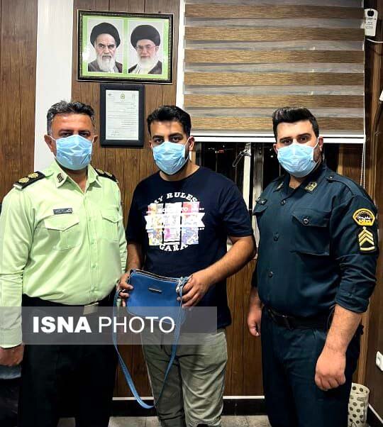 بازگرداندن کیف ۴۰۲میلیون تومانی به صاحبش توسط مأموران وظیفه شناس گچسارانی