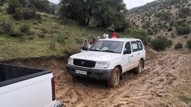 امدادرسانی بنیاد شهید کهگیلویه به خانواده شهید گرفتار در ییلاق کوهستانی