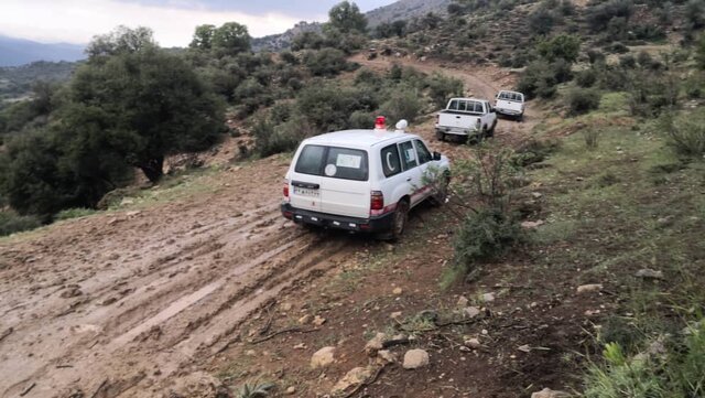امدادرسانی بنیاد شهید کهگیلویه به خانواده شهید گرفتار در ییلاق کوهستانی