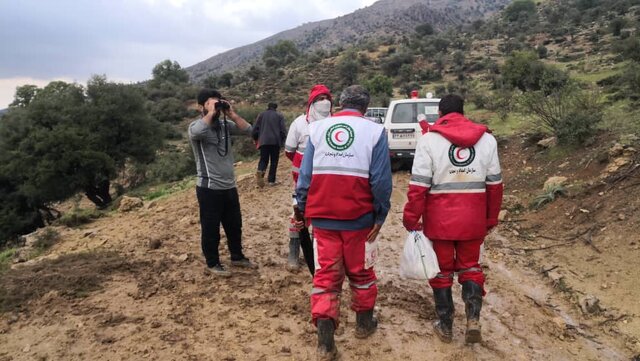 امدادرسانی بنیاد شهید کهگیلویه به خانواده شهید گرفتار در ییلاق کوهستانی
