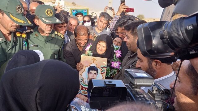 پایان ۳۴ سال فراق مادر آران بیدگلی در شهرستان بهمئی پایان ۳۴ سال فراق مادر آران بیدگلی در شهرستان بهمئی