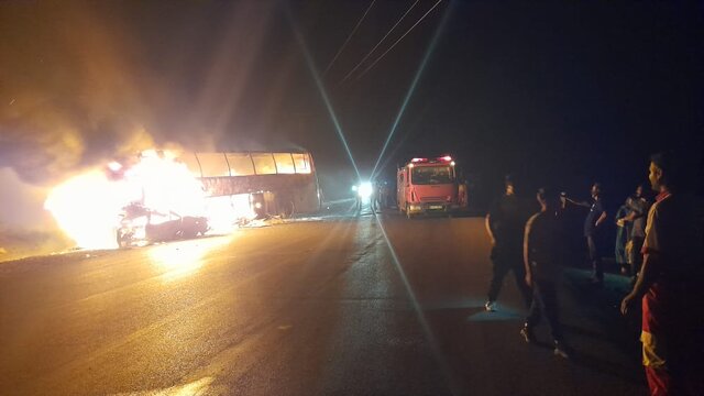 تصادف منجر به آتش‌سوزی اتوبوس با پژو ۴۰۵در محور «دهدشت - بهبهان» با ۳کشته