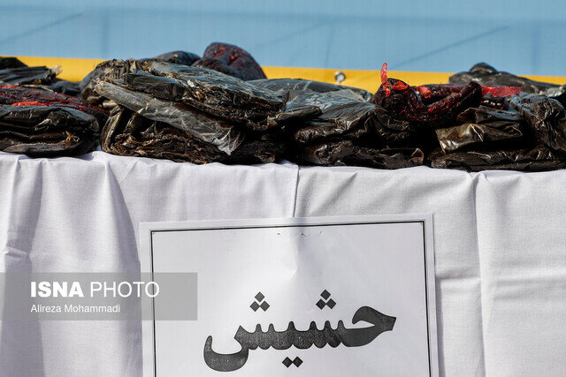 عکس تزئینی است جنون یکی از عوارض اصلی مصرف حشیش است