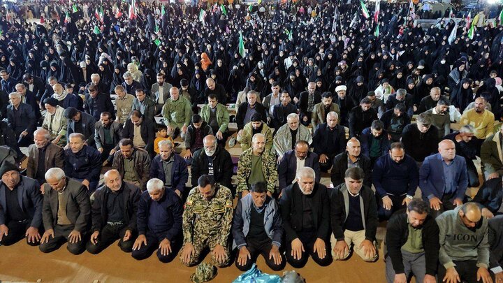 حضور مردم درکنار دلاوران نیروهای مسلح عامل اصلی ناکامی دشمن است