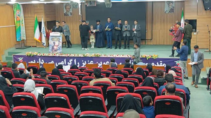 هیچ زبانی غیر از هنر نمی‌تواند حماسه‌های امروز را برای آیندگان تعریف کند