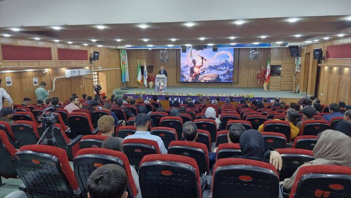 هیچ زبانی غیر از هنر نمیتواند حماسههای امروز را برای آیندگان تعریف کند