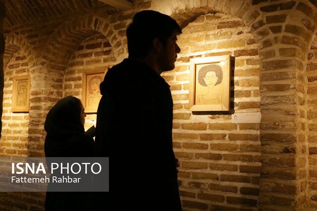 نمایش آثار هنرمند صلح طلب یزدی در کشورهای دنیا