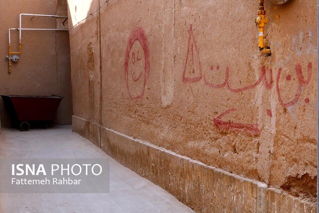 خطوط جهالت و بی‎فرهنگی بر دیوارهای شهر جهانی