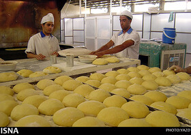 پخت و توزیع ۵۰ هزار قرص نان در یزد