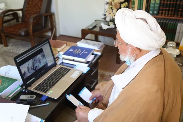 لزوم برپایی روضه‌های خانگی با حضور اعضای هر خانواده در منازل شخصی