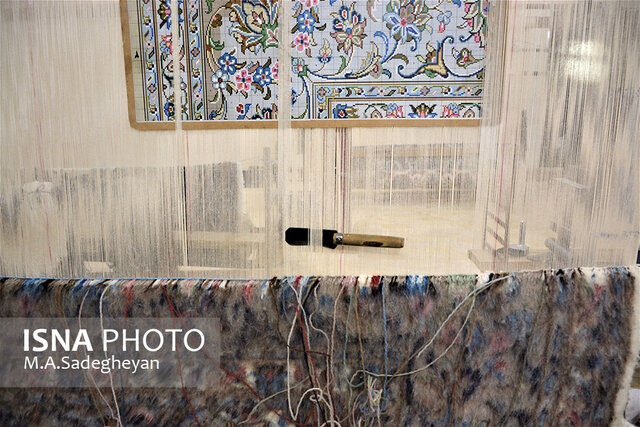 فرشی جهانی در قلب کویر اردکان
