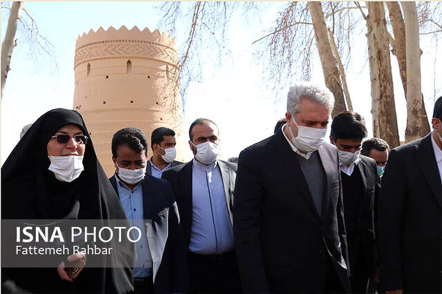 افتتاح یک اقامتگاه سنتی در مهریز با حضور وزیر گردشگری