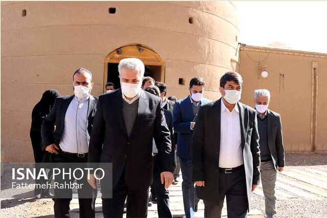 افتتاح یک اقامتگاه سنتی در مهریز با حضور وزیر گردشگری