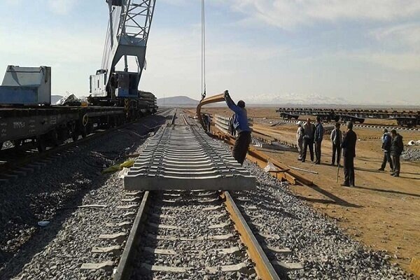 ثبت رکورد جدید بهسازی خط در راه آهن یزد