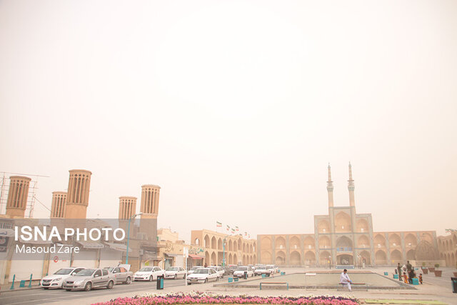 یزد از غبارآلودترین استان‌های کشور است/وضعیت شاخص کیفی اغلب روزهای یزد نامطلوب است