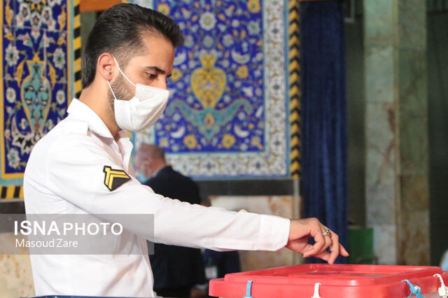 حضور پرشور رای اولی‌های یزد در انتخابات