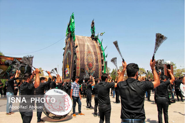 شور عزاداران عاشورای حسینی در مهریز