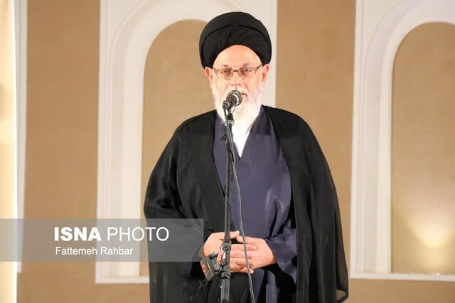 گردشگری را حتما اصل قرار بدهیم
