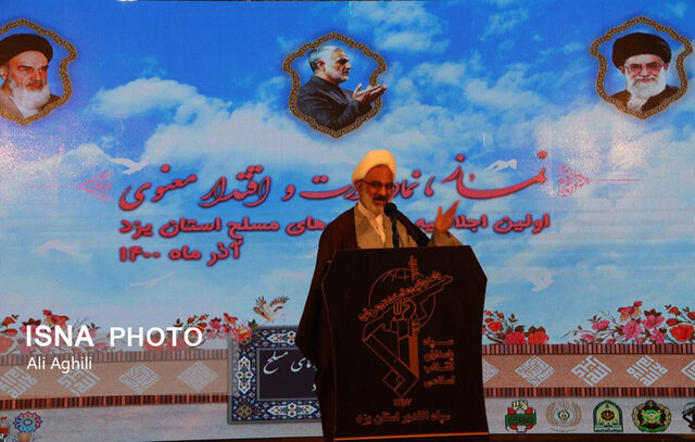  بسیج و بسیجی تربیت شده کارخانه انسان‌سازی نماز هستند