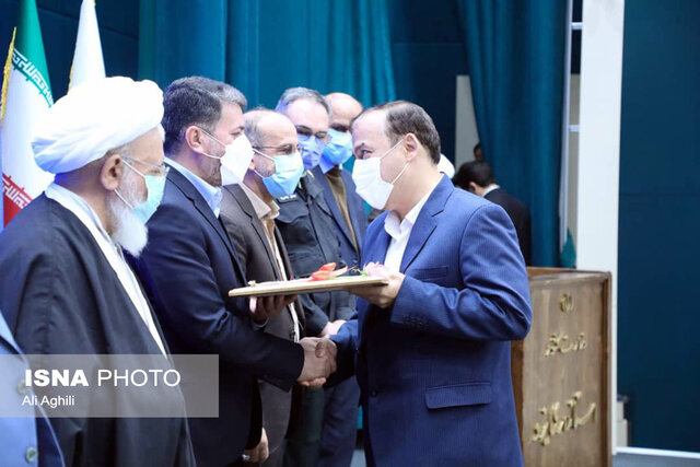 معاونین جدید استاندار یزد معرفی شدند معاونین جدید استاندار یزد معرفی شدند