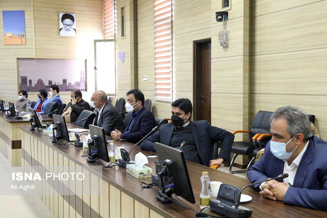 توسعه صنعتی در محور عقدا - مهریز ممنوع است/مجوزهای صادره را متوقف میکنیم