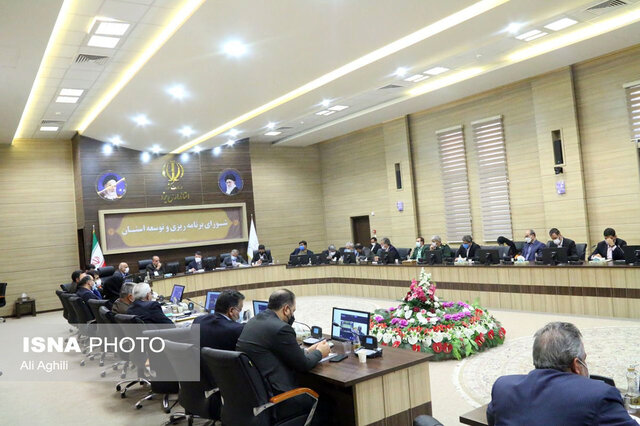 توسعه صنعتی در محور عقدا - مهریز ممنوع است/مجوزهای صادره را متوقف میکنیم