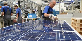 ضرورت ایجاد کارخانه تولید پنل‌های خورشیدی در یزد از زبان نماینده مجلس